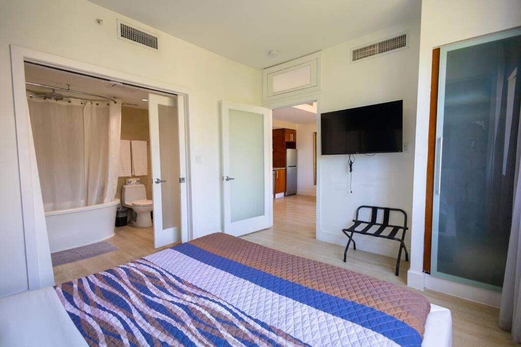 King Bed-Apt With Rooftop Pool-Bar D303 Apartment Miami Beach Exterior photo